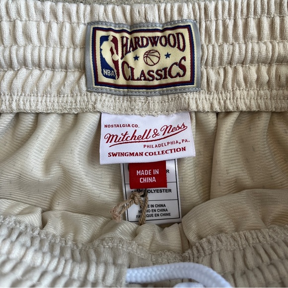 Los Angeles Lakers Mitchell & Ness NBA Astro Men’s Swingman Shorts NWT - Picture 5 of 5